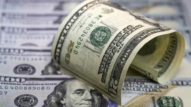 el dolar retrocedio a $27,90