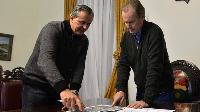 Adán Bahl, el precandidato a la gobernación, y el mandatario Gustavo Bordet: nueva etapa, nuevo frente.