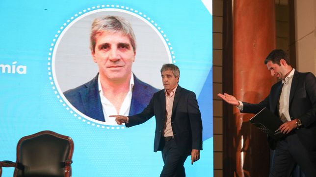 Toto Caputo y la misión de mantener el modelo