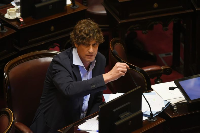 Martín Lousteau, lidera la denuncia contra Patricia Bullrich, por su defensa a Karina Milei.&nbsp;