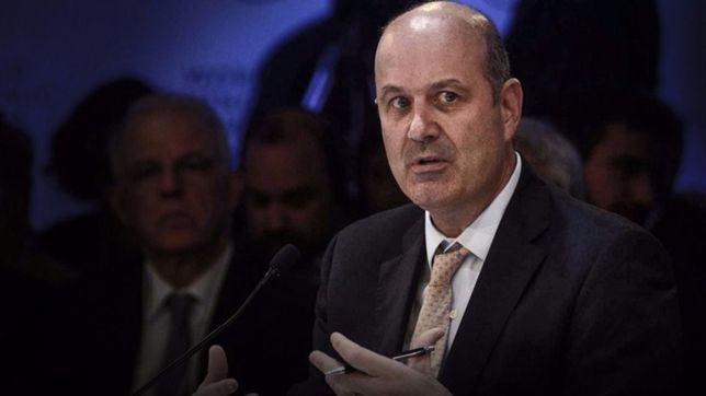 la larga noche del ministro de economia de macri