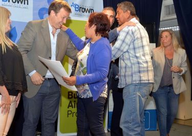 La administración municipal y provincial entregaron escrituras a 200 familias