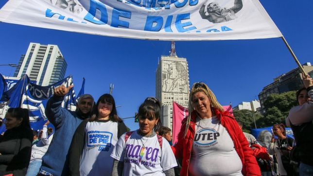 organizaciones piqueteras a favor y en contra del gobierno marcharan juntas