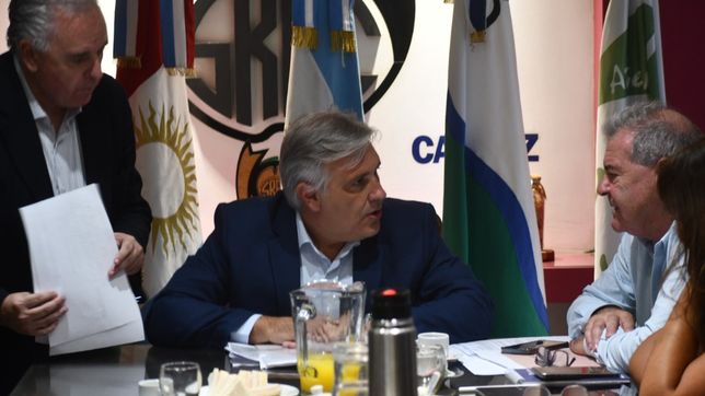 El gobernador de Córdoba, Martín Llaryora, y su ministro de Bioagroindustria, Sergio Busso. 