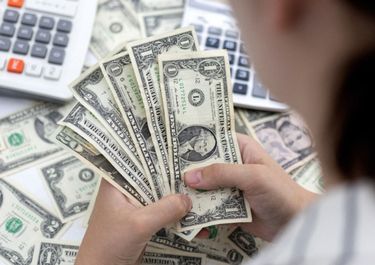 Inflación y emisión, las claves de la disparada del blue, que sigue barato