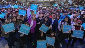 Este voto es nuestro: Kicillof e intendentes, otra sociedad de socorros mutuos