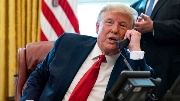 Cómo es el mapamundi que Donald Trump configura a martillazos