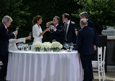 Macri celebró micro inversiones con tango, goles y amigos del Rey