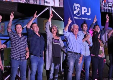 Dichiara se despide del municipio reventando las urnas de votos