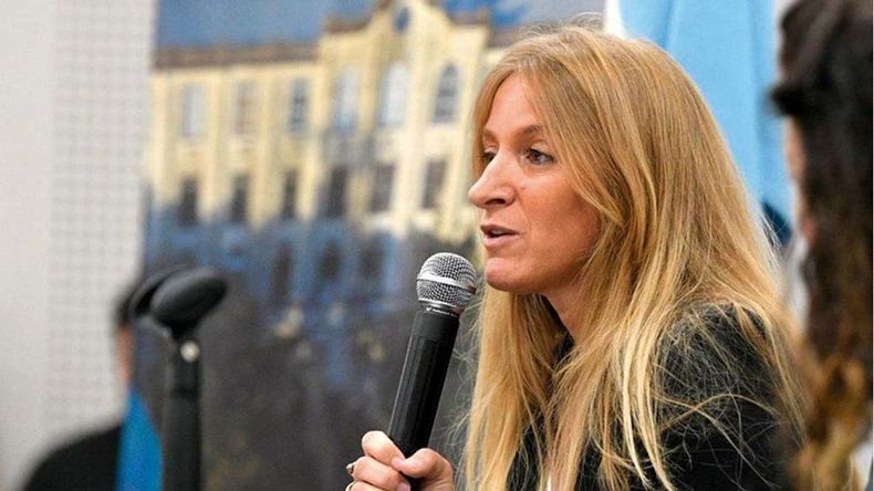 Santa Fe: cómo y con quiénes arma Florencia Carignano su lista para enfrentar a Agustín Rossi