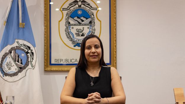 Natalia Albarez Gómez es la primera rectora mujer de la UNLaR.