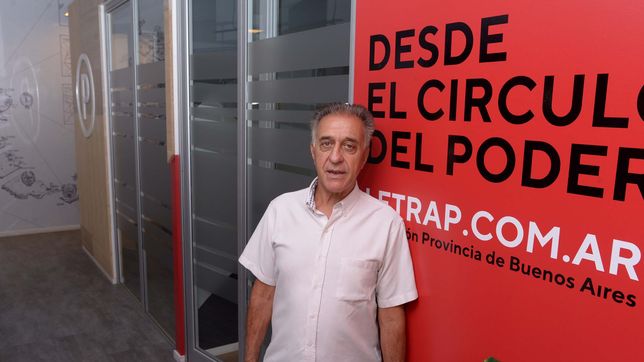 izquierda light: pitrola agita la interna del fit con dardos al pts
