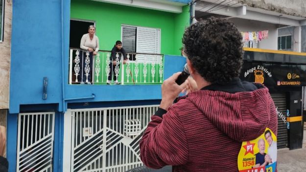 Casa por casa, el PT pone todo al grito de ¡Lula en primer turno!