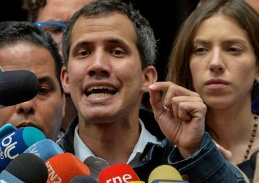 La Justicia le prohibió a Guaidó salir del país y congeló sus bienes