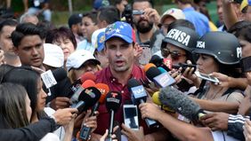 Un giro impensado divide a la oposición y despeja las legislativas en Venezuela