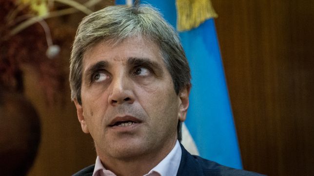 Toto Caputo busca convencer a los bancos, pero no logra calmar las tasas.