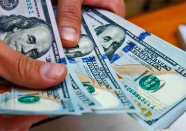 El dólar blue rompió otro récord nominal y arañó los $400