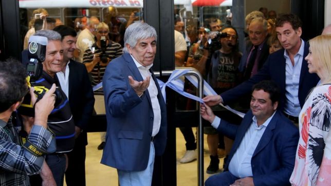 el ejecutivo y los gordos bajan un cambio y aislan a clarin