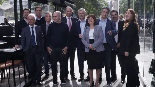 tres jugadores del primer tiempo de macri elaboran el plan economico 23/27