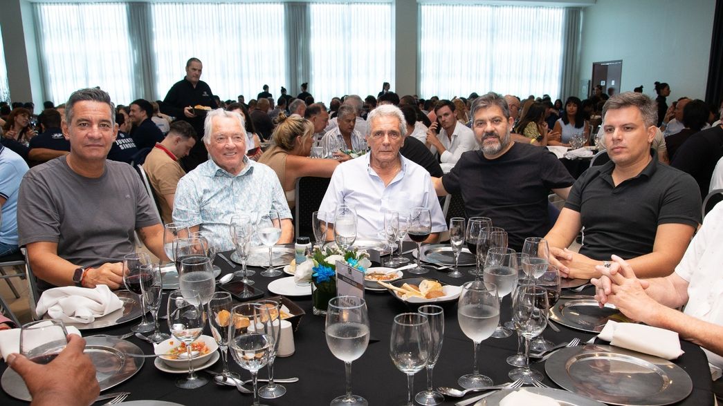Axel Kicillof profundiza alianza con la CGT: Carlos Bianco, presente en&nbsp; el plenario de Barrionuevo.