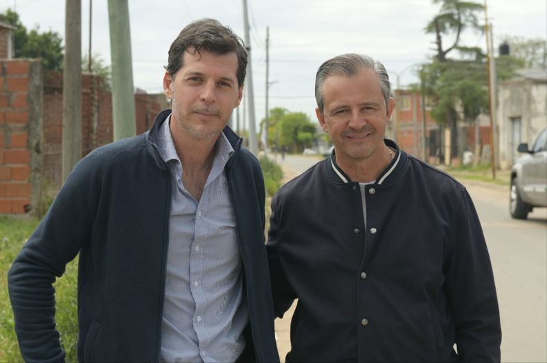 Luego de haber perdido las PASO 2023 por la intendencia de Concordia, Asueta respaldó la candidatura a gobernador de Entre Ríos del dirigente del PJ Adán Bahl, quien perdió en las urnas ante Rogelio Frigerio.