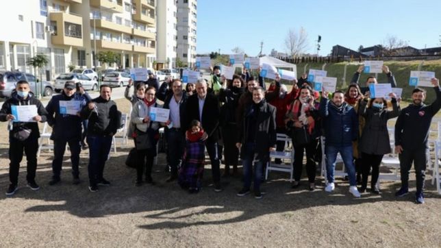 el gobierno hizo una nueva entrega de viviendas en la ciudad