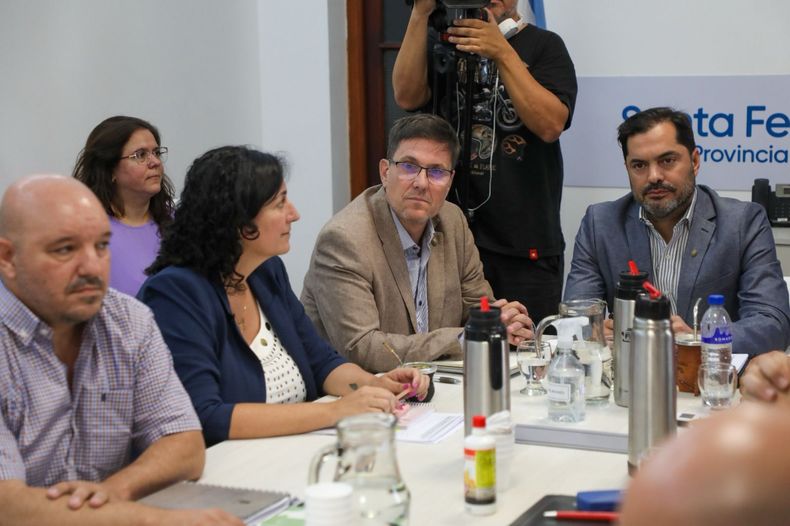 Los ministros Goity y B&aacute;scolo a la cabeza de la mesa paritaria docente de Santa Fe.