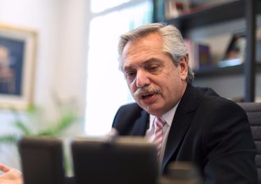 Fernández tiene el 65% de intención de votos en plena pandemia