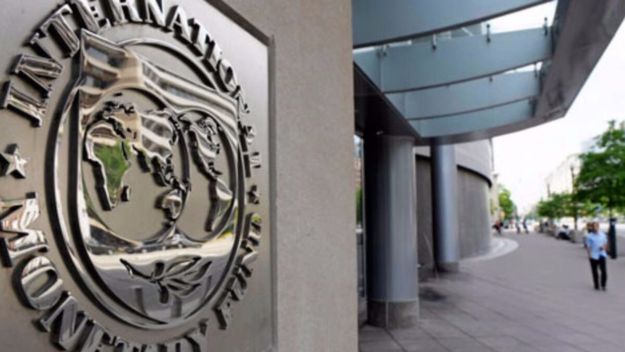 El Gobierno desmiente un supuesto rechazo del FMI para recortar sobretasas