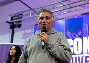 Sebastián Pareja reunió a más de mil jóvenes de La Libertad Avanza en Morón y apuntó al kirchnerismo.