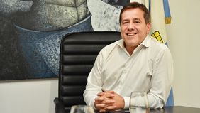 El candidato a senador por Fuerza Patria, Mariano Recalde, asegura que la elección del 26 de octubre es un punto de inflexión, que marcará si el gobierno de Javier Milei continúa profundizando su programa de ajuste o si la sociedad le expresa su rechazo.