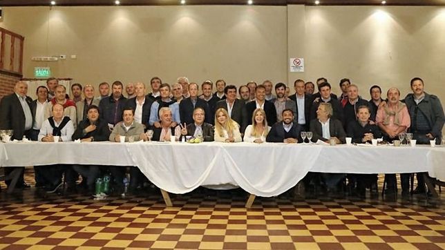 los intendentes peronistas respaldaron a gioja y apuntaron contra el gobierno