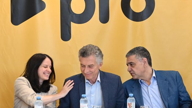 Soledad Martínez, Mauricio Macri y Jorge Macri. Soledad Martínez, Mauricio Macri y Jorge Macri.