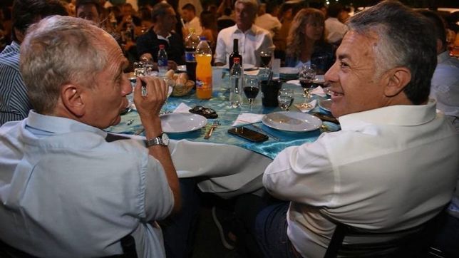 cornejo saca pecho y se afianza como dueno de la pelota de jxc en mendoza