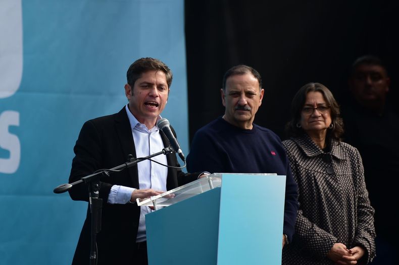 Axel Kicillof, Ricardo Quintela y Lucía Corpacci. 