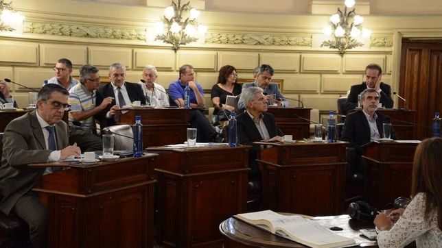 territorio y caja: el poder de los senadores del pj que arriman al socialismo