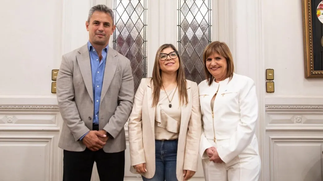 Martín Menem con Patricia Bullrich y la diputada Verónica Razzini. 