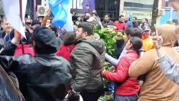 La protesta de yerbateros en Oberá. Captura de video: La Voz de Misiones. 