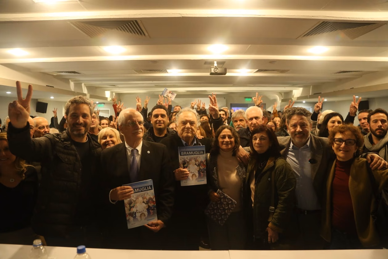 La foto del virtual acto de lanzamiento de Taiana 2025.