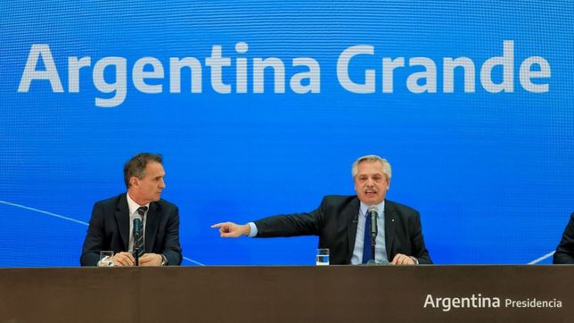 fernandez, con golpes en la mesa y a los gritos: no queremos ser iguales a ellos