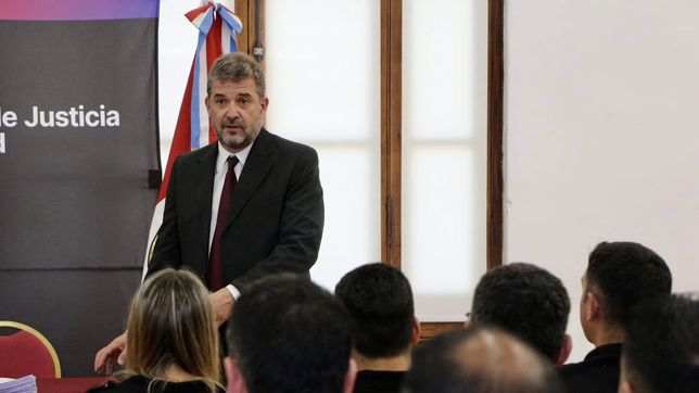 Fiscal Oscar Arrigo, el elegido por Patricia Bullrich para las investogaciones en el sur, en una capacitación a las fuerzas de seguridad sobre la puesta en marcha, hace casi un año, del sistema acusatorio federal en Santa Fe. 