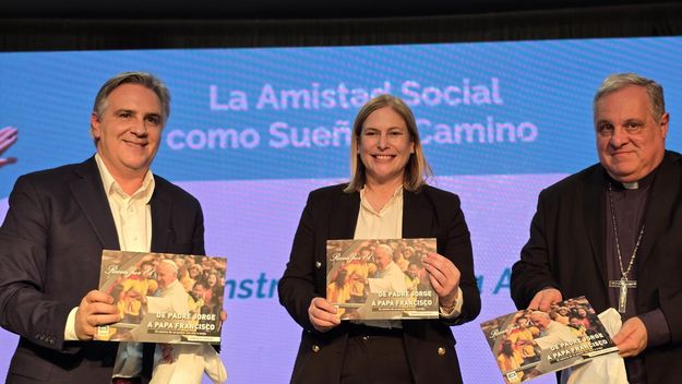 La Iglesia juntó al gobernador cordobés Martín Llaryora y la vicegobernadora santafesina Gisela Scaglia