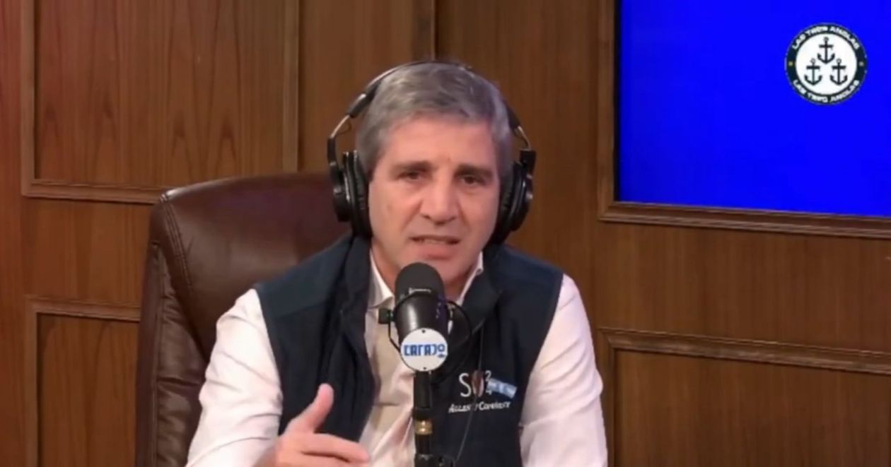 Toto Caputo defendió el plan y la política sobre el dólar