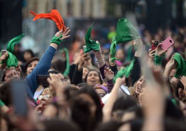 Histórico: una marea verde se apoderó de las calles de La Plata