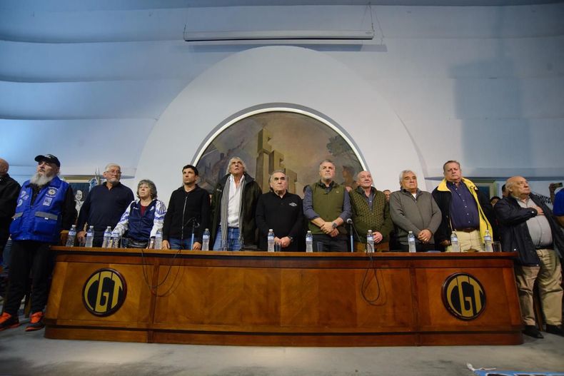 La CGT irá a la Justicia contra el DNU que limita el derecho a huelga
