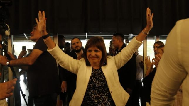 el plenario de bullrich arranco con un corte de luz y la bomba de cfk