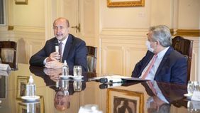Perotti y Fernández firmaron un préstamo para un programa de conectividad
