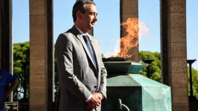 El intendente Javkin espera por el ganador de la interna de Juntos por el Cambio para no quemarse.