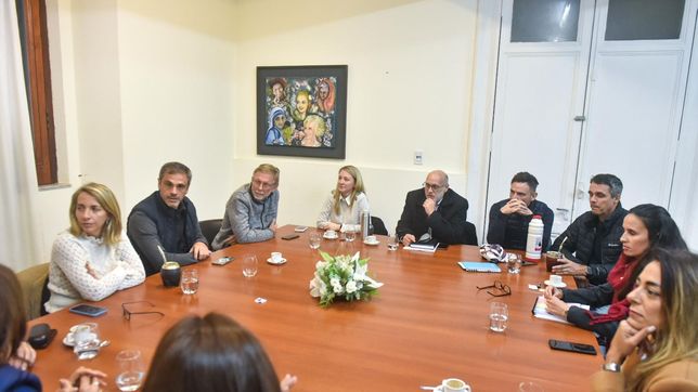 Adán Bahl y Guillermo Michel sumaron el respaldo del bloque de diputados del PJ de Entre Ríos. 