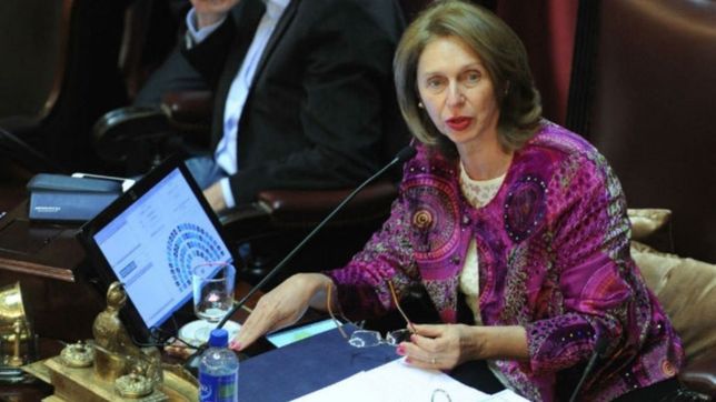 rojkes defendio a alperovich: le creo a mi marido